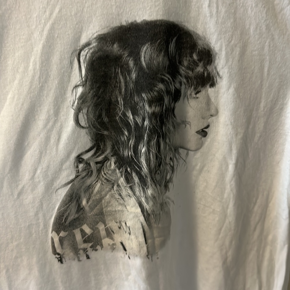 Official Taylor Swift Reputation Merchandise - image 3